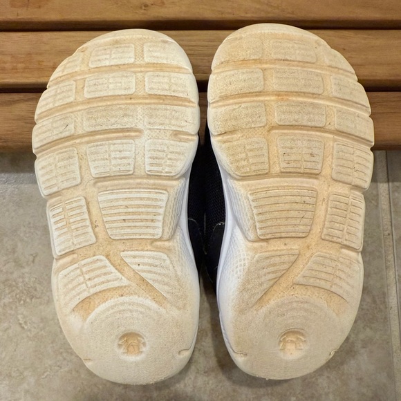 Under Armour Kids Black and White Sneakers - Picture 6 of 7